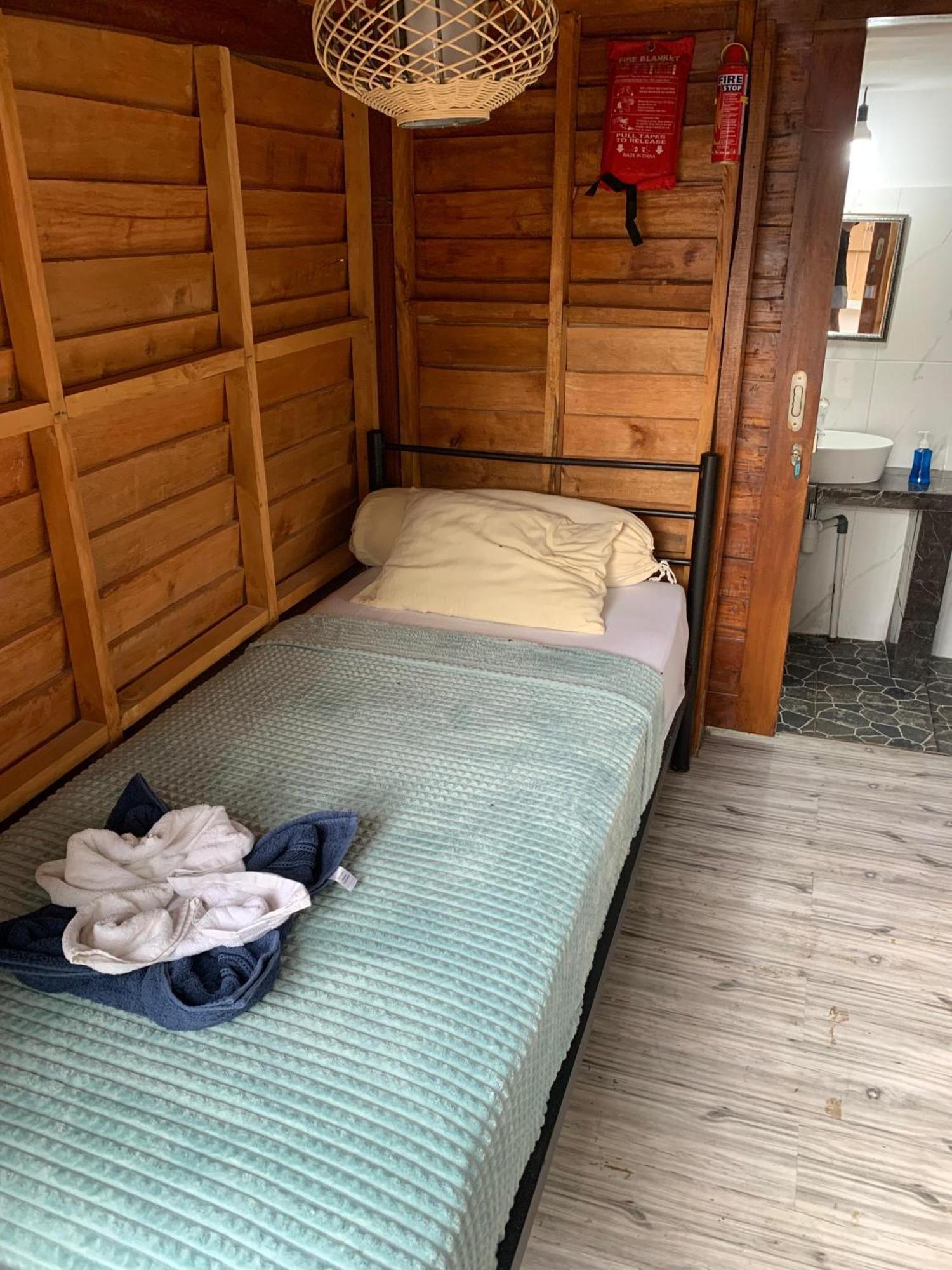 Gili Davidoff Upstairs Budget And Deluxe Джили Трауанган Екстериор снимка