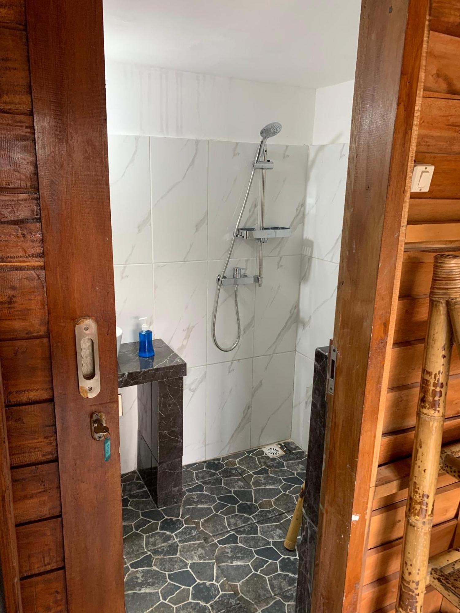 Gili Davidoff Upstairs Budget And Deluxe Джили Трауанган Екстериор снимка