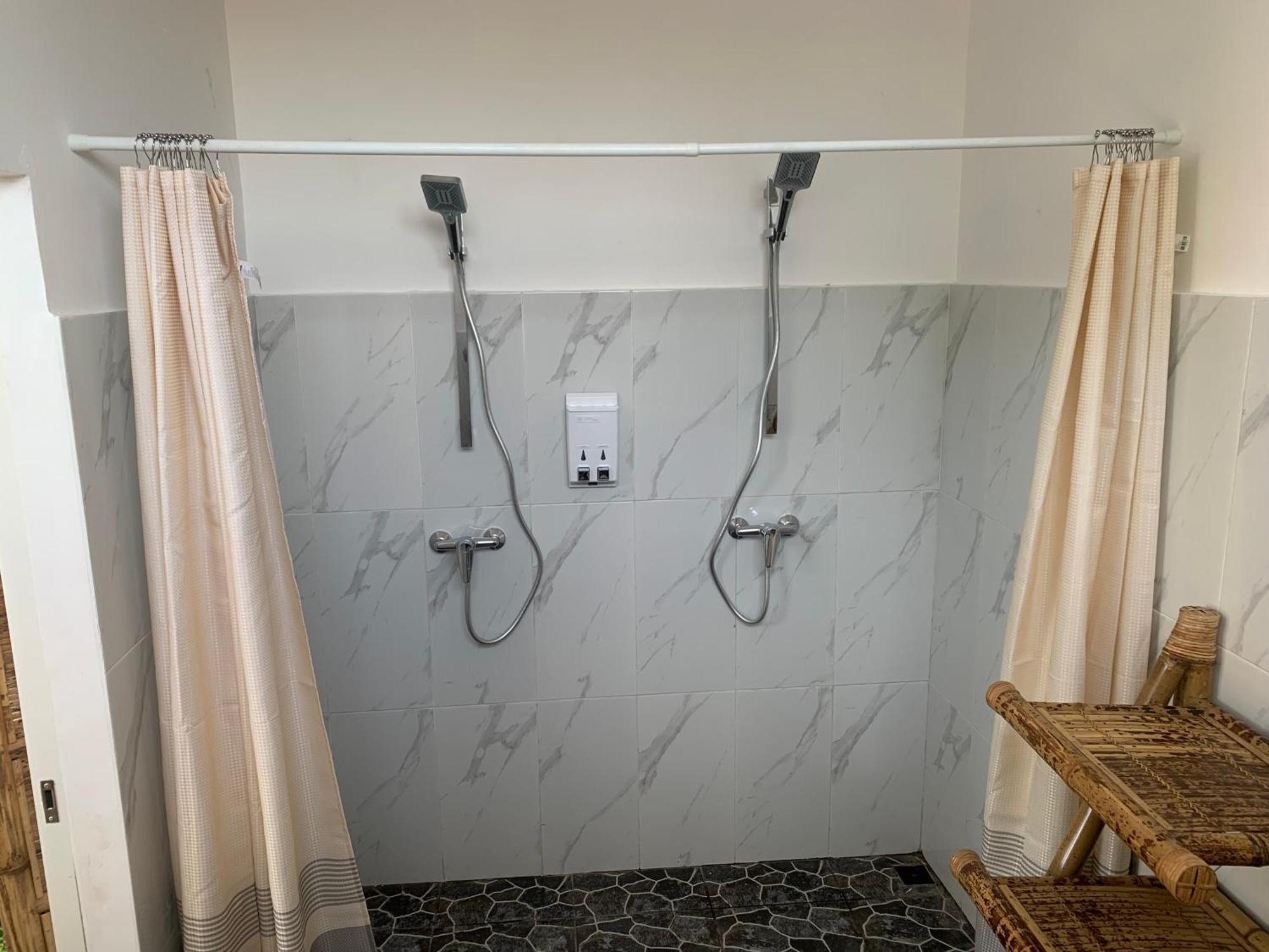 Gili Davidoff Upstairs Budget And Deluxe Джили Трауанган Екстериор снимка