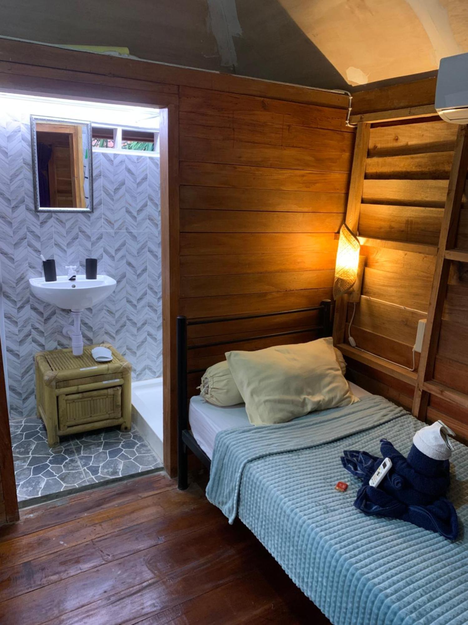 Gili Davidoff Upstairs Budget And Deluxe Джили Трауанган Екстериор снимка